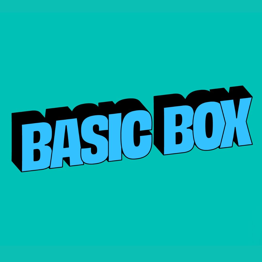 Logo OMY Basic Box sur fond turquoise, visuel minimaliste mettant en avant la collection de box créatives et de coloriage.
