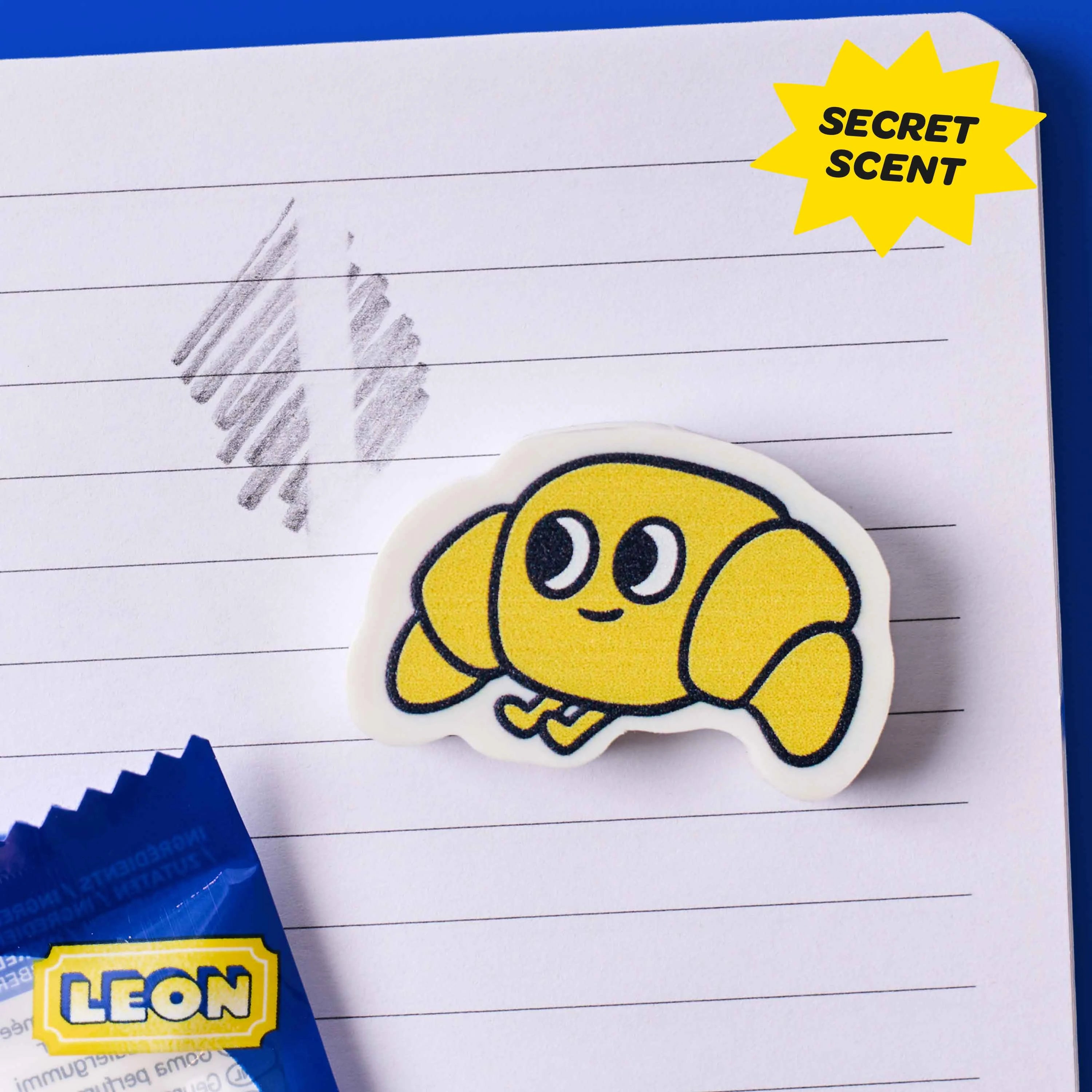 gomme parfumee enfant croissant Leon OMY sur cahier avec effet secret scent