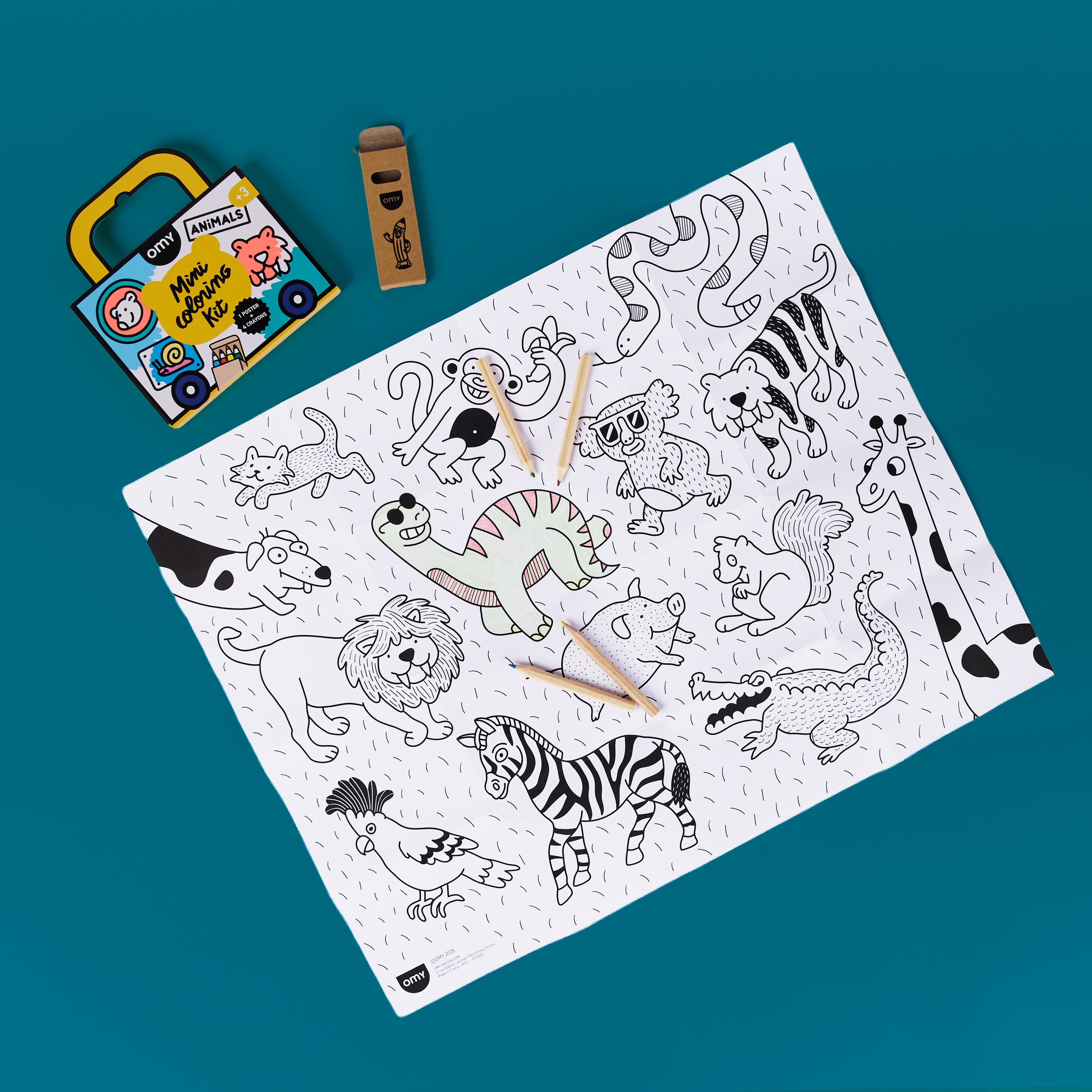 Poster animaux du Mini Coloring Kit OMY déplié avec 4 crayons de cire – prêt à colorier