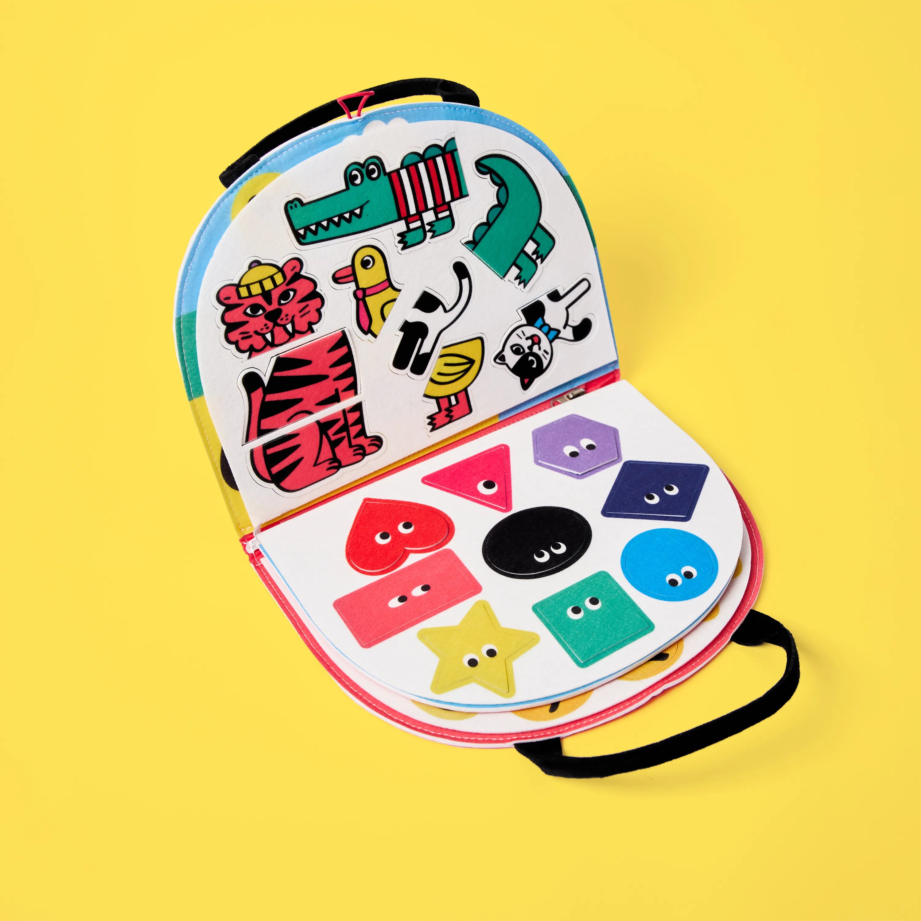 Montessori play kit shapes and colors intérieur