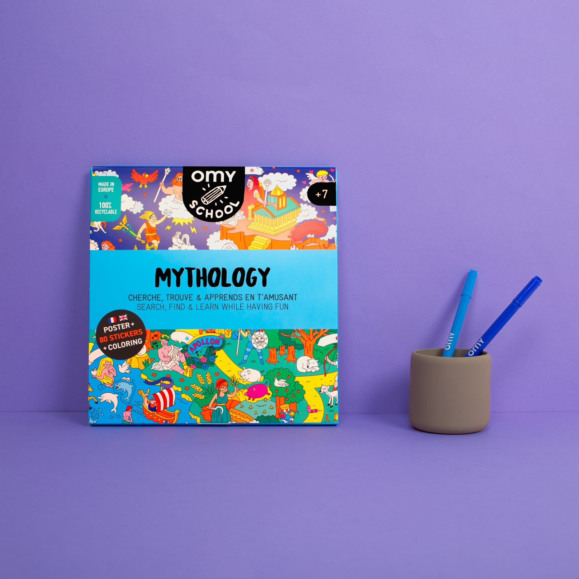 OMY School Mythology Box ab 7 Jahren: Poster, 80 Sticker und Ausmalbild zum Suchen und Lernen, auf violettem Hintergrund