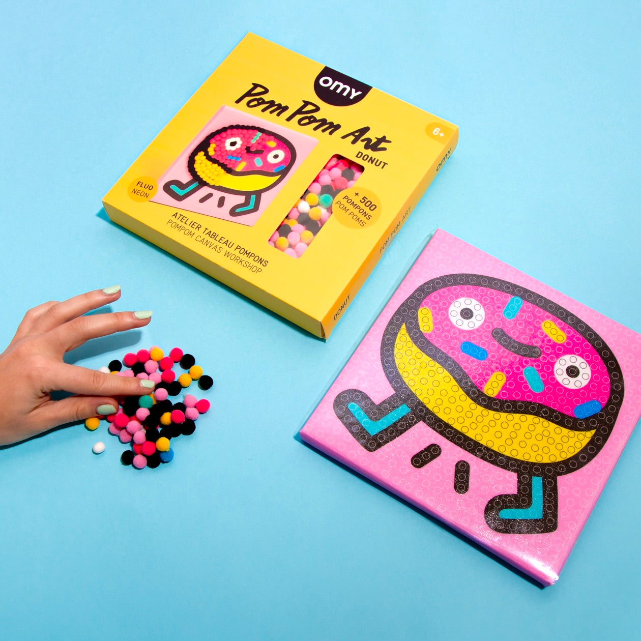 TOAOB 50 stuks Pompons Bal 40 mm Grote Pluizige Pompons Zwarte Pompoms Ballen en 100 stuks Wiebelogen voor doe-het-zelf Ambachten Decoraties