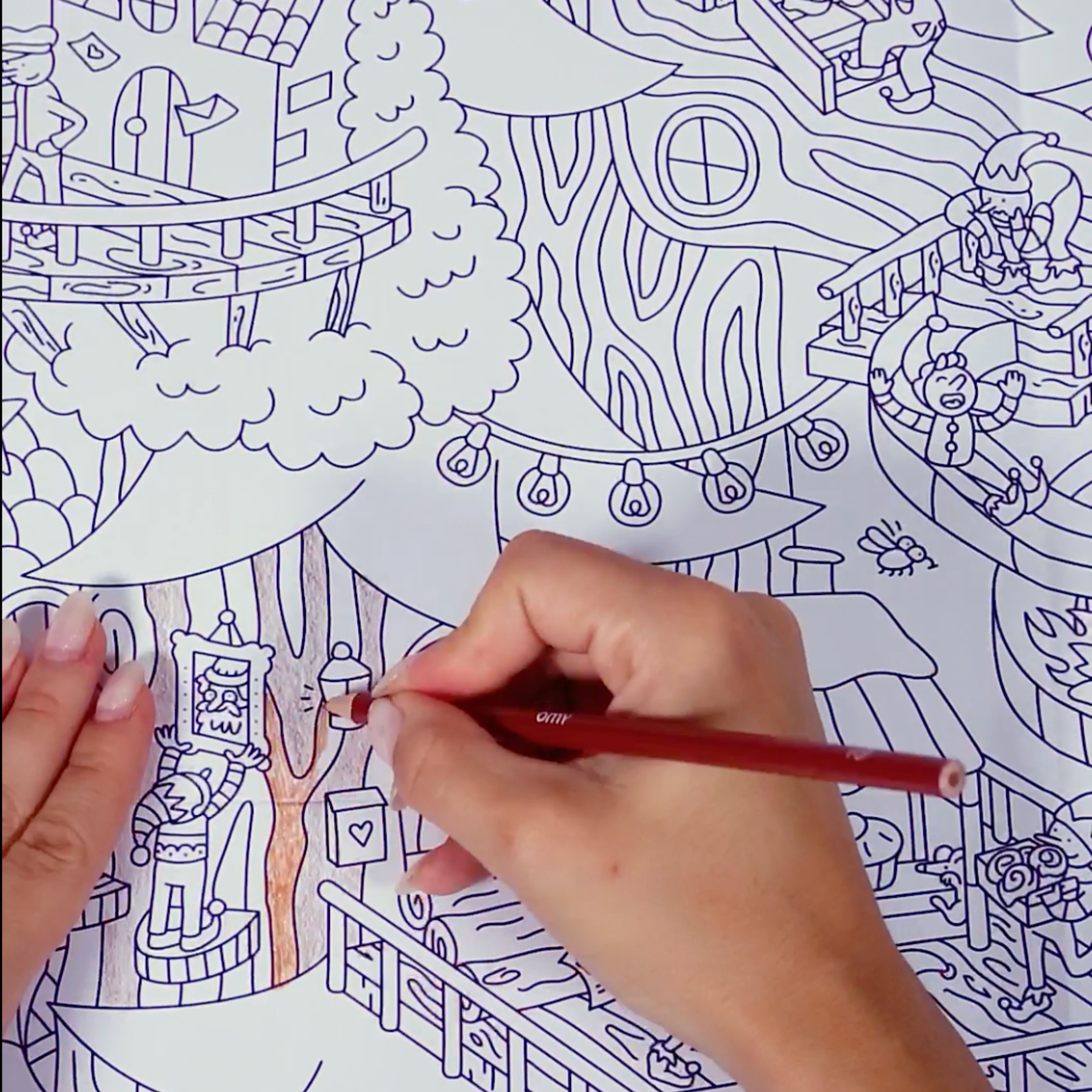Zoom sur le coloriage du poster géant de Noël Magic Tree – Illustrations détaillées OMY