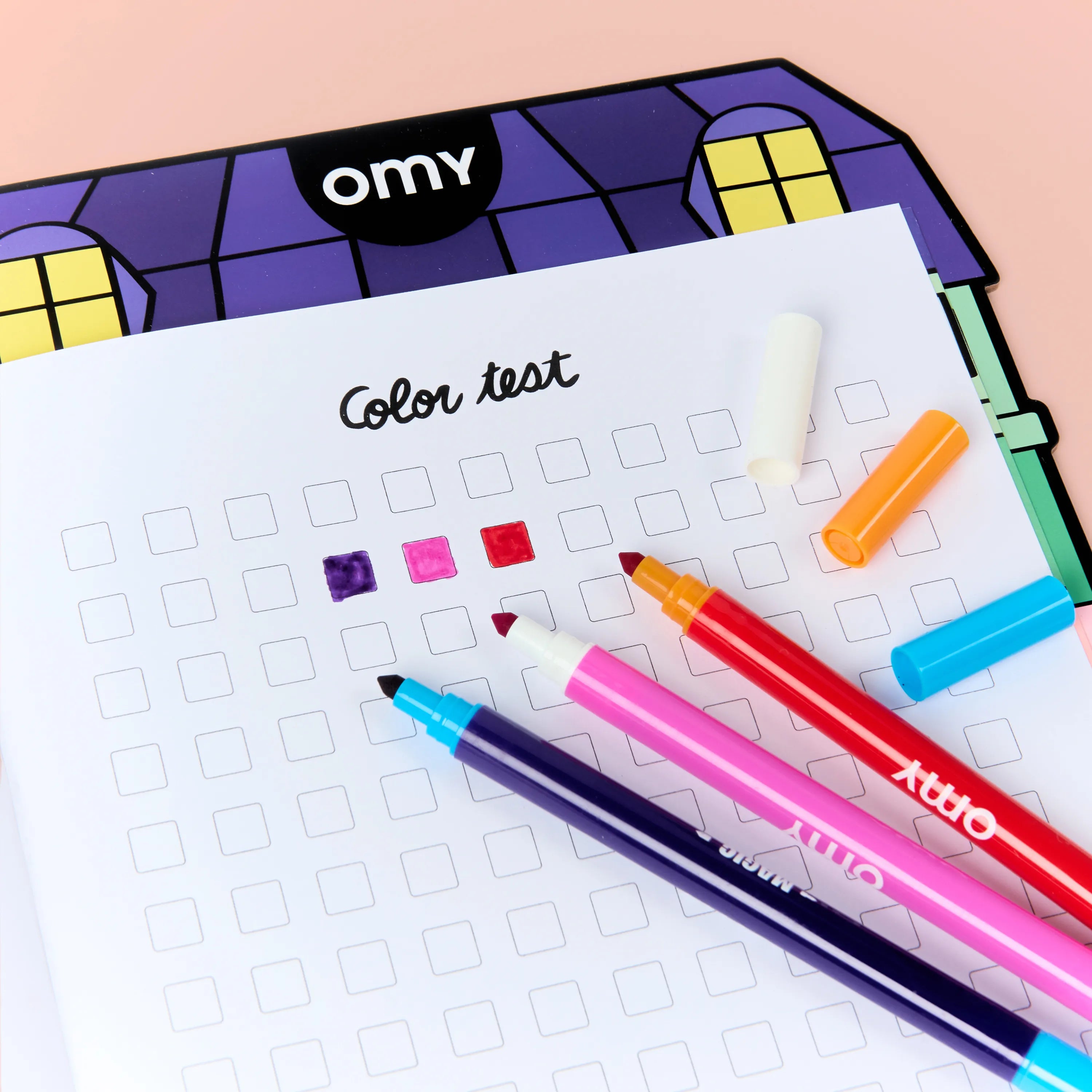 Détail d’une activité de coloriage sur la boutique « Paris Baguette » OMY.