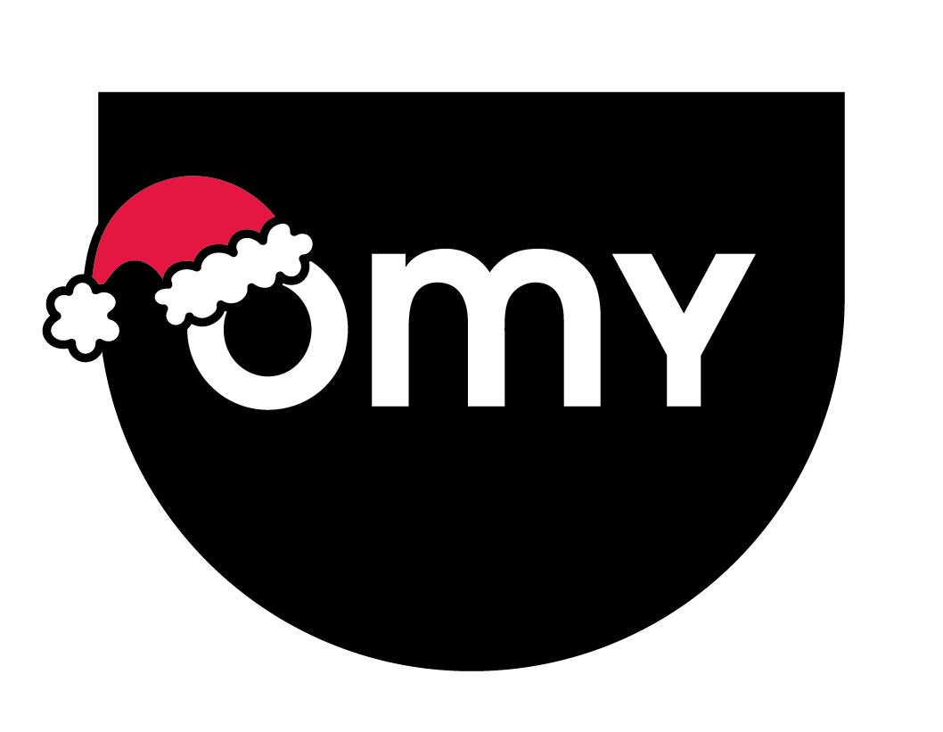 Logo OMY version Noël avec bonnet rouge et blanc sur le O – déclinaison festive de l'identité visuelle OMY
