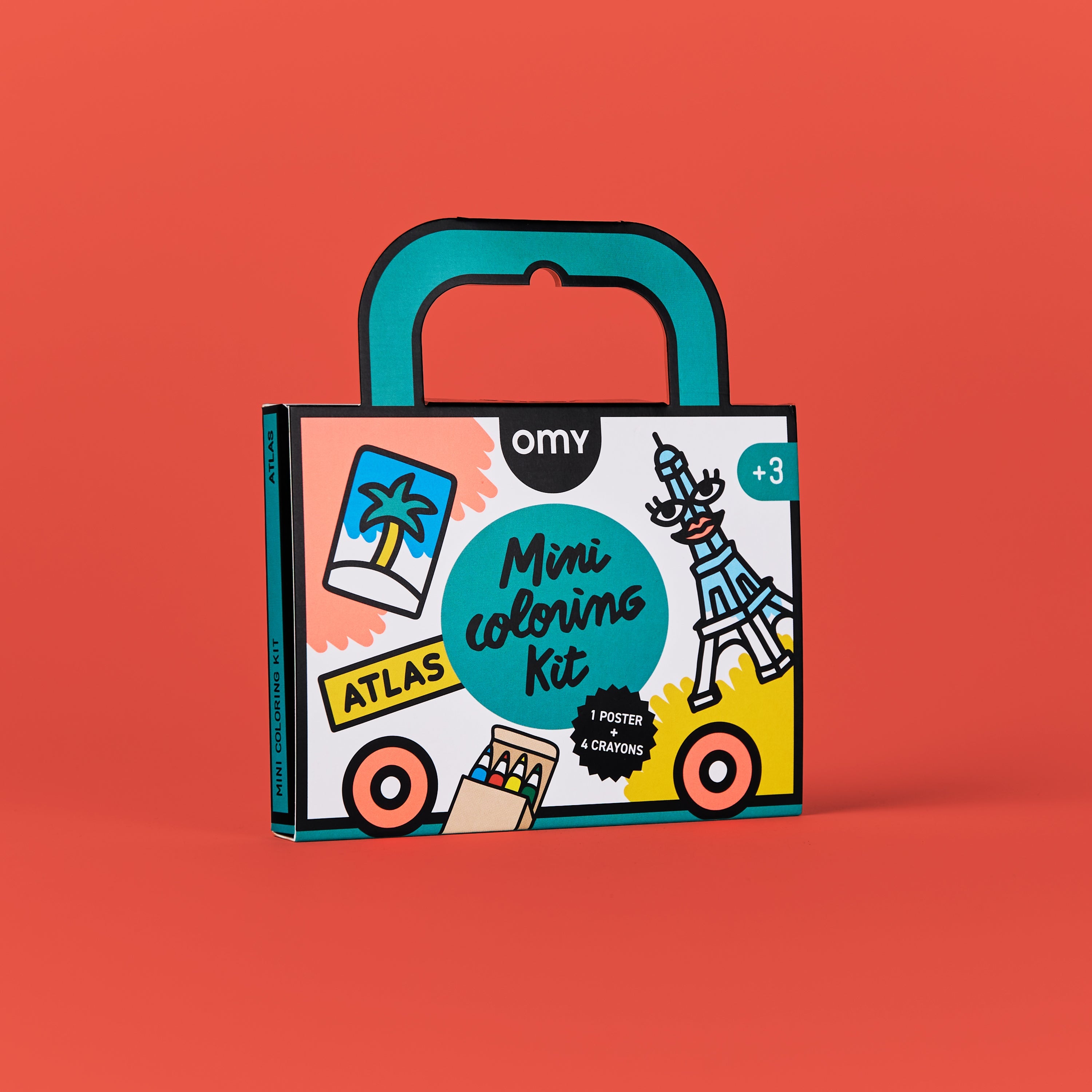Face avant de la valisette Mini Coloring Kit Atlas d’OMY France avec poignée et stickers de voyage illustrés ; inclut un grand poster carte du monde à colorier et quatre crayons de cire — mini kit de coloriage portable pour enfants 3+ pour voyages en France et Europe.