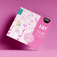 Packaging du poster géant OMY "Lily la licorne" sur fond rose fuchsia