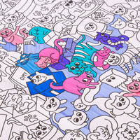 Gros plan sur les chats et éléments rigolos du poster géant Kitty en cours de coloriage