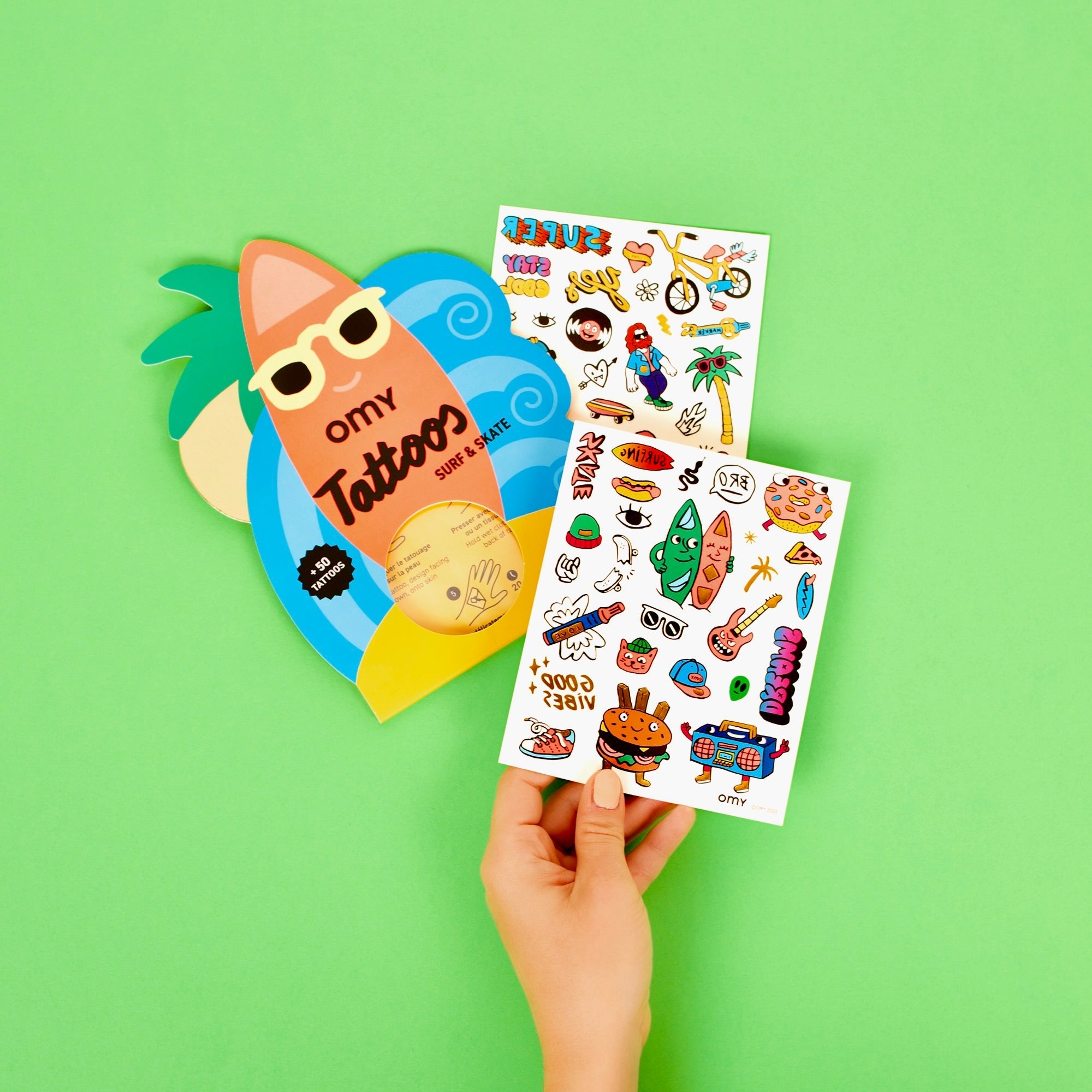 Tatuaggi temporanei OMY Surf & Skate – Pochette e tavole di tattoo colorati per bambini