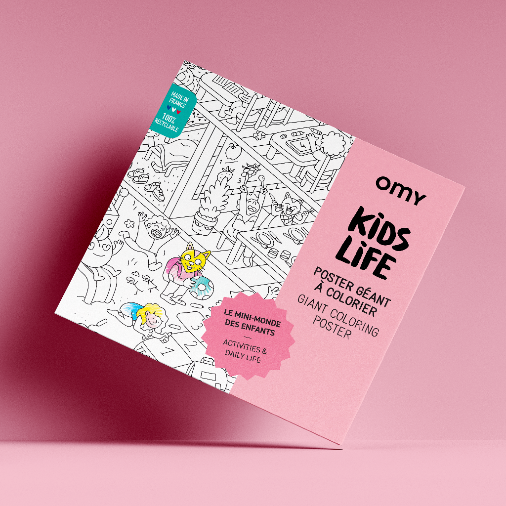 Verpackung des Riesenposters zum Ausmalen „Kids Life“ von OMY auf rosa Hintergrund